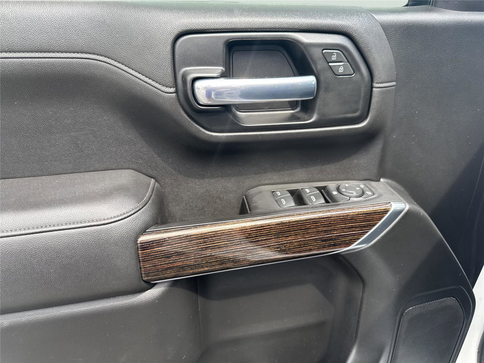 Used 2020 GMC Sierra 1500 SLE w/ SLE Value Package image 17