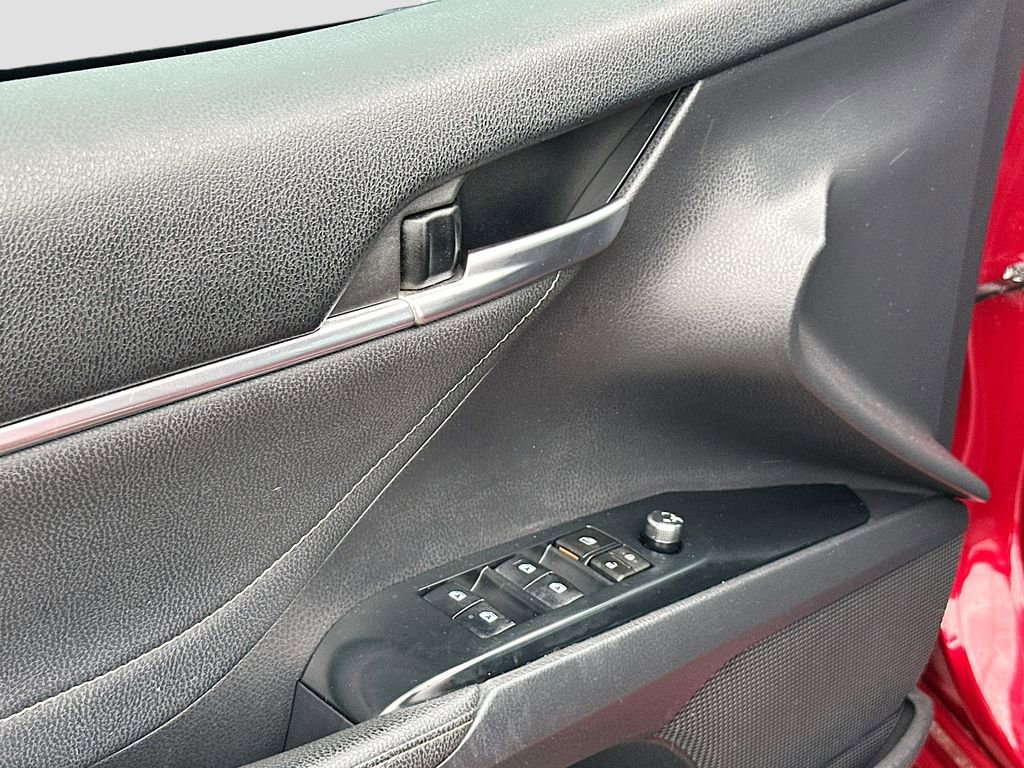 Used 2018 Toyota Camry XSE image 17