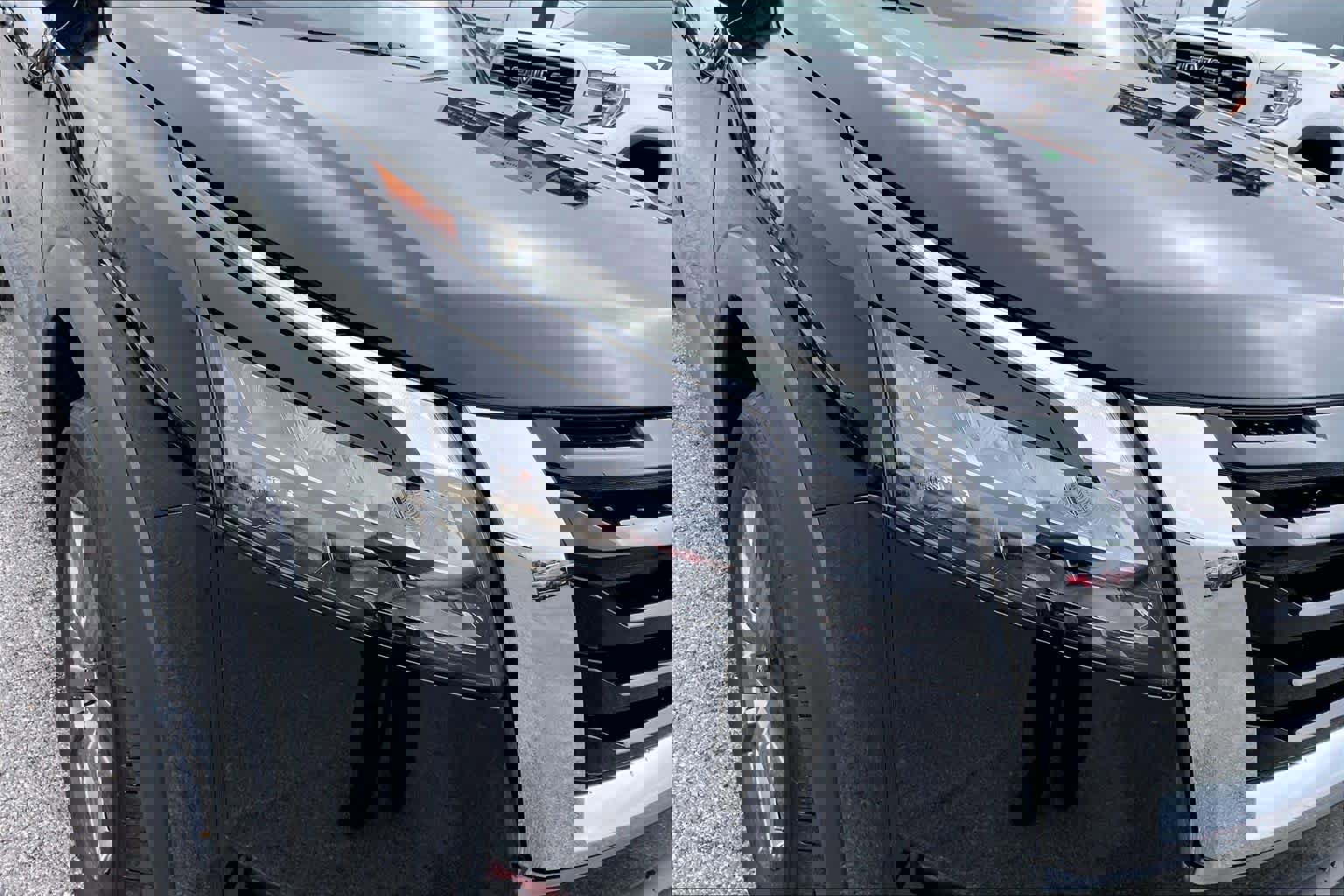 Used 2025 Nissan Pathfinder SV image 27