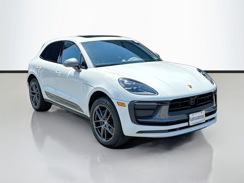 Certified 2026 Porsche Macan AWD/4WD image 7