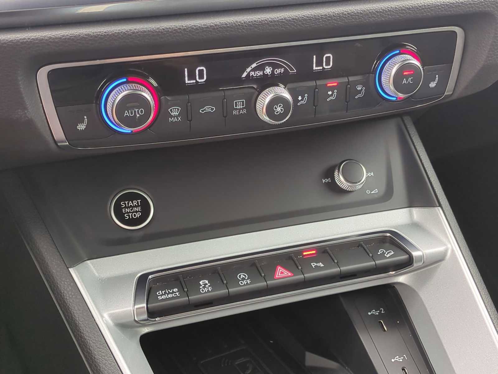 Used 2024 Audi Q3 2.0T Premium image 17