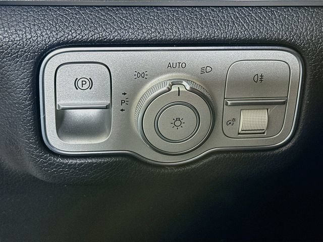 Used 2021 Mercedes-Benz GLS 580 4MATIC image 13