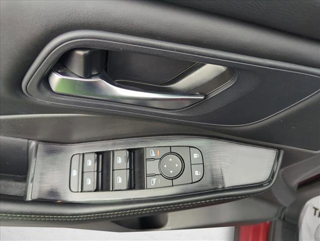 Used 2024 Nissan Rogue SV image 16