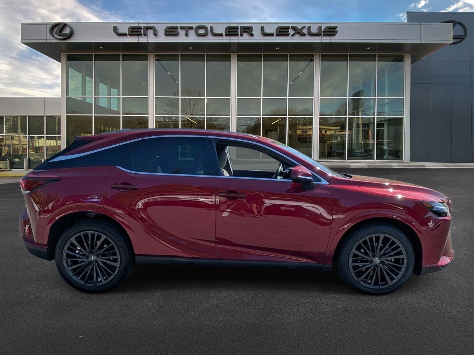 Used 2025 Lexus RX 350 Premium AWD/4WD image 2