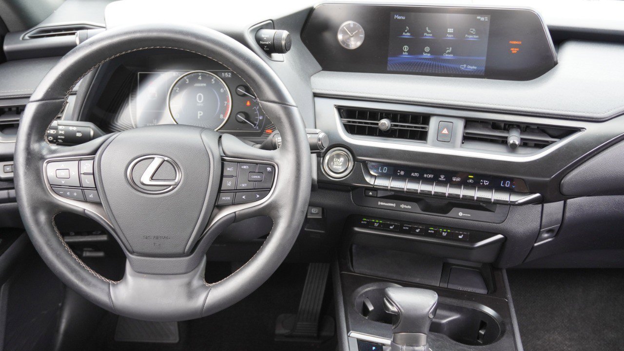 Used 2019 Lexus UX 200 w/ Premium Package image 27