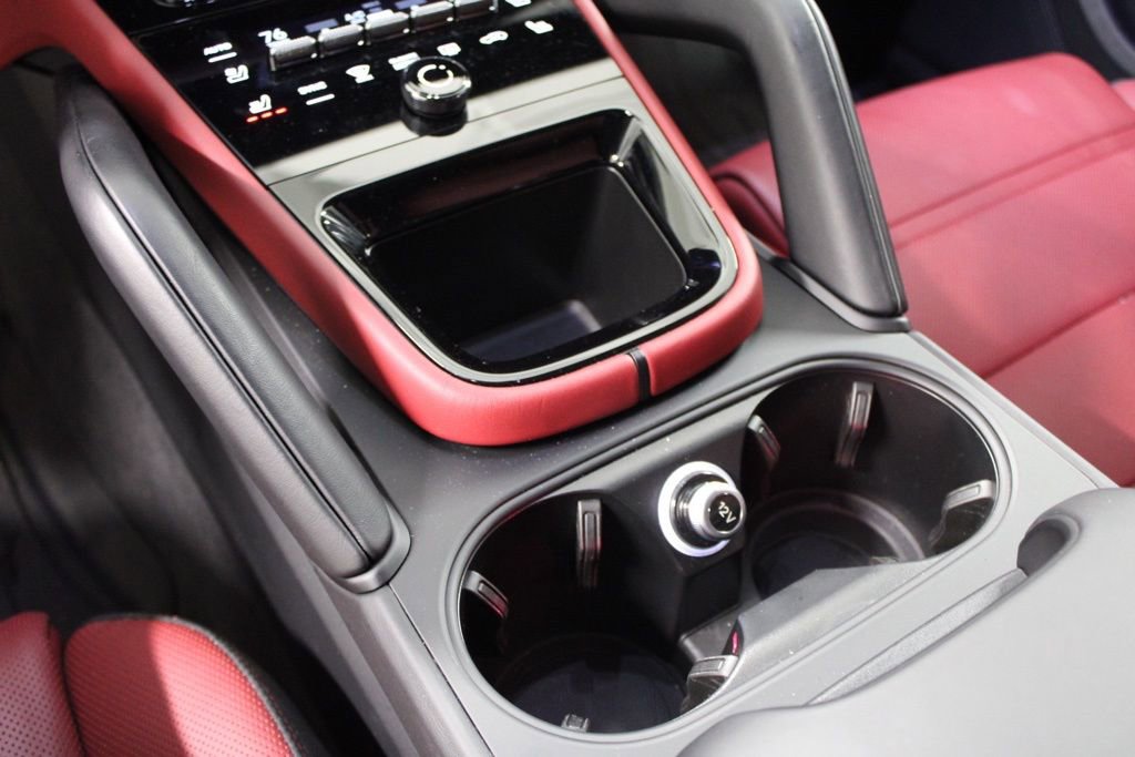 Certified 2025 Porsche Cayenne image 25