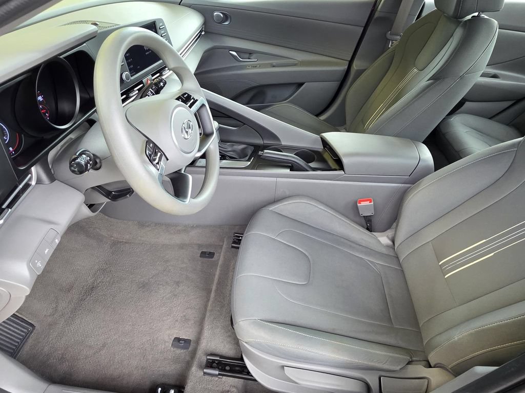 Used 2023 Hyundai Elantra SEL FWD image 8