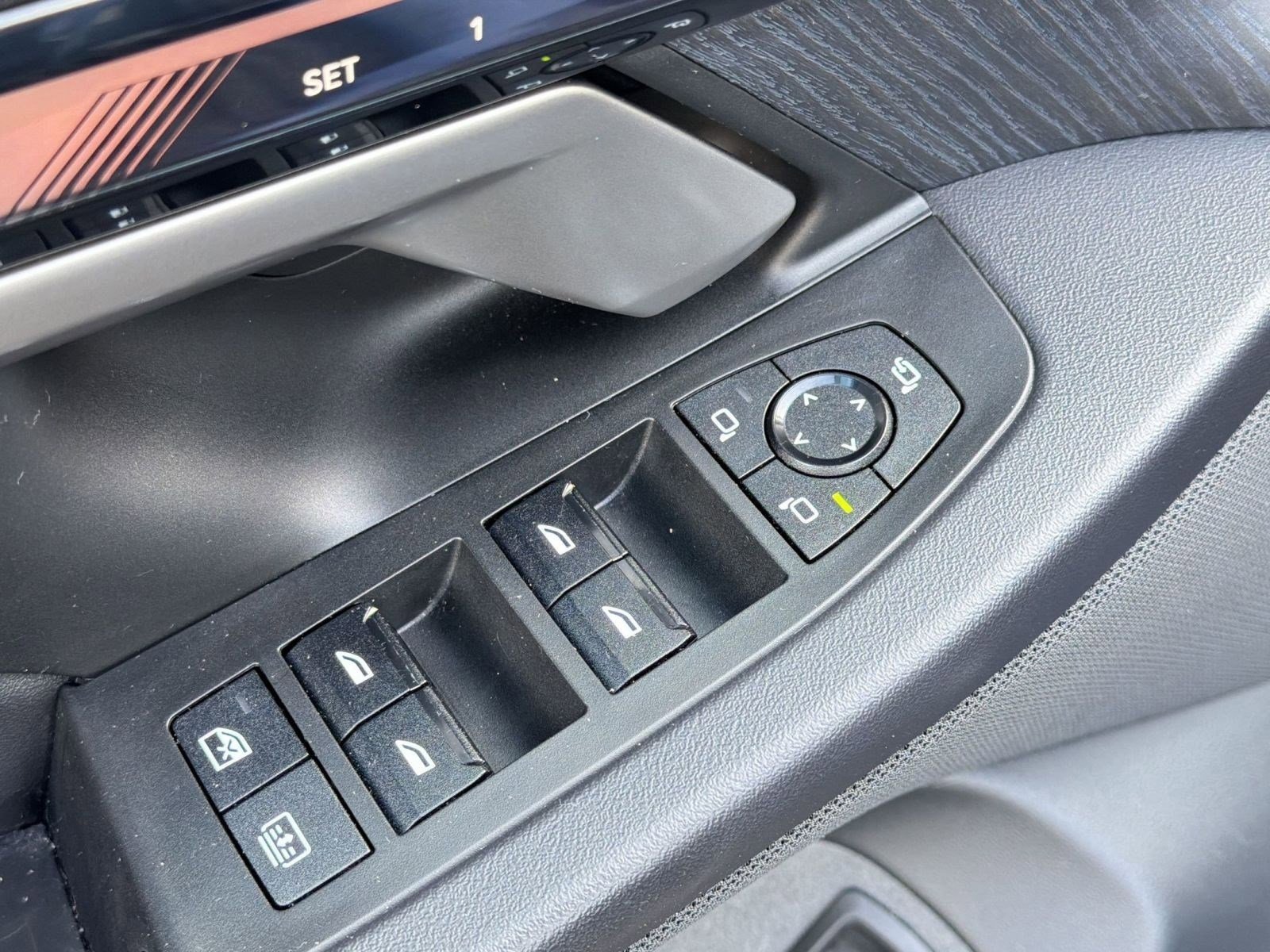 Certified 2025 BMW 540i xDrive AWD/4WD image 20