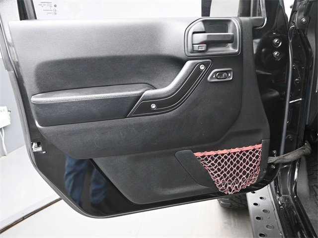 Used 2017 Jeep Wrangler Unlimited Rubicon image 12