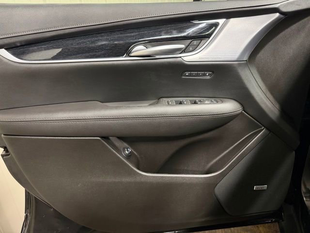 Used 2025 Cadillac XT5 Premium Luxury image 12