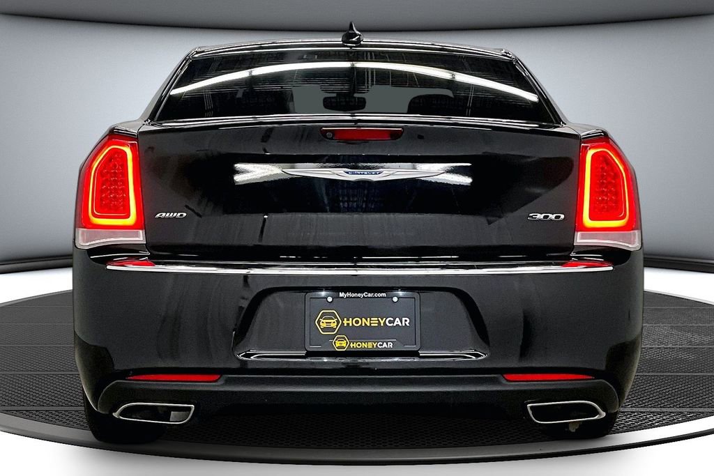 Used 2023 Chrysler 300 Touring AWD/4WD image 5