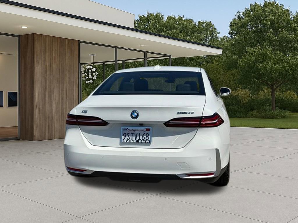 Used 2025 BMW i5 eDrive40i w/ Premium Package RWD image 9