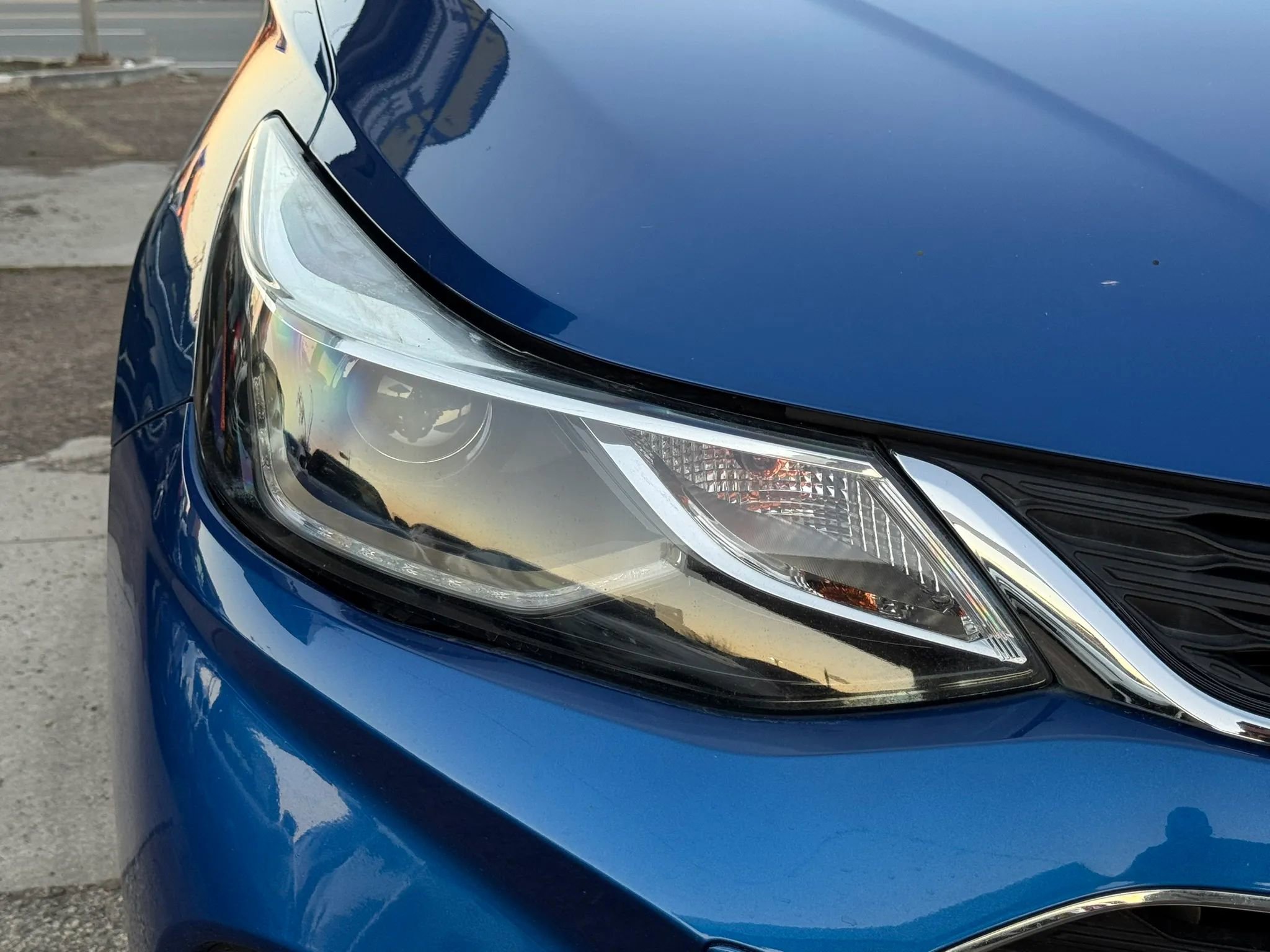 Used 2018 Chevrolet Cruze LT w/ Convenience Package image 5