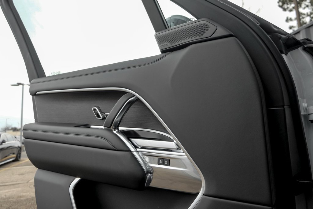 New 2025 Land Rover Range Rover SE image 10