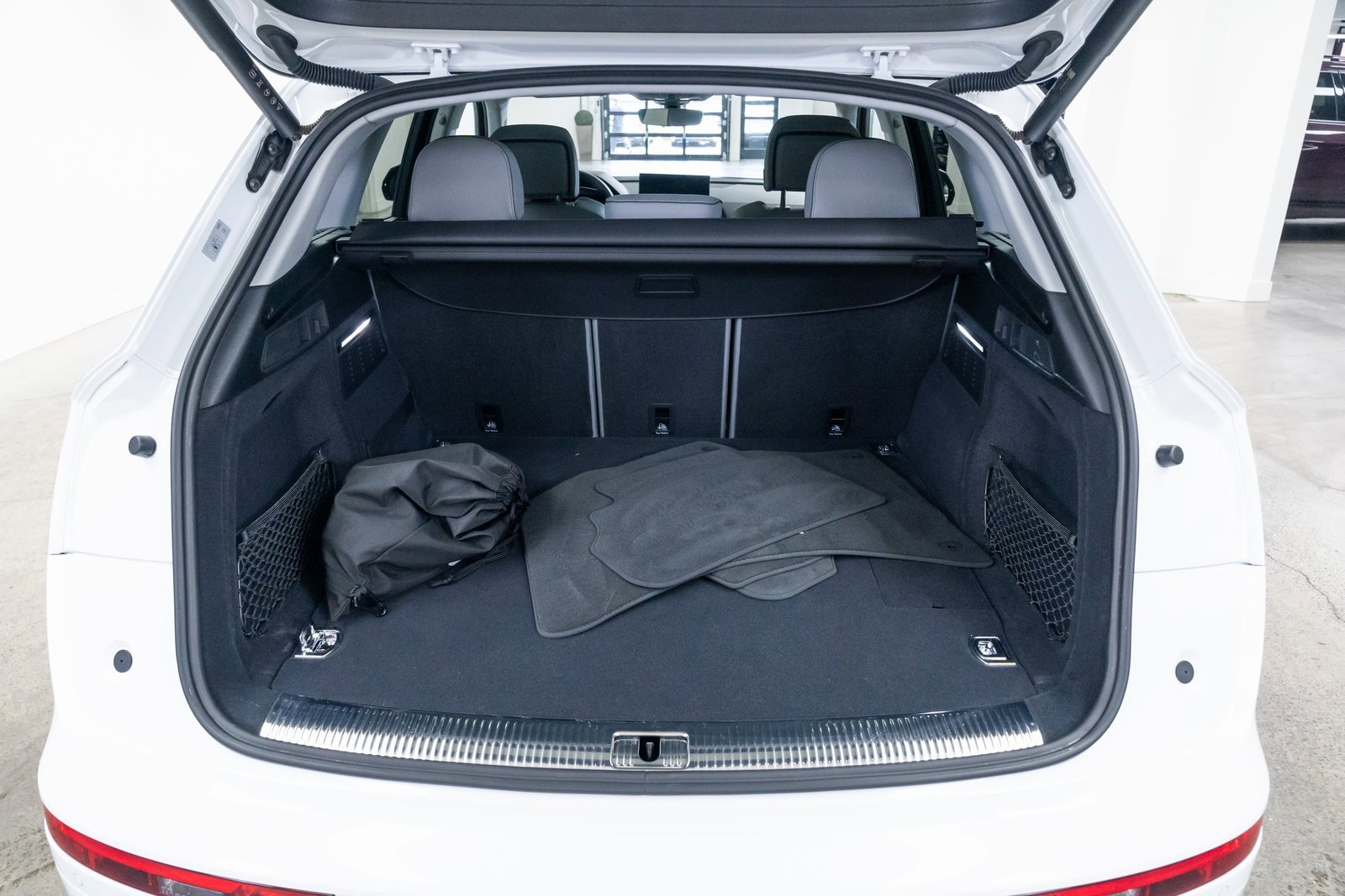 Used 2024 Audi Q5 e Premium Plus image 8