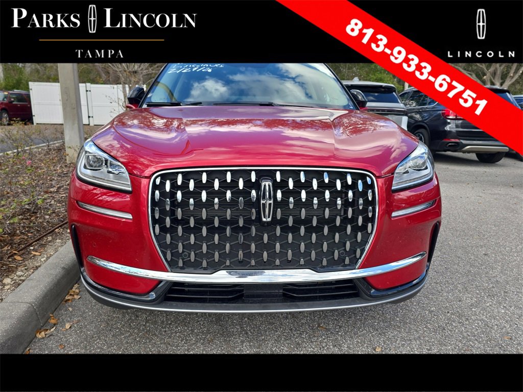 Used 2025 Lincoln Corsair Reserve image 3