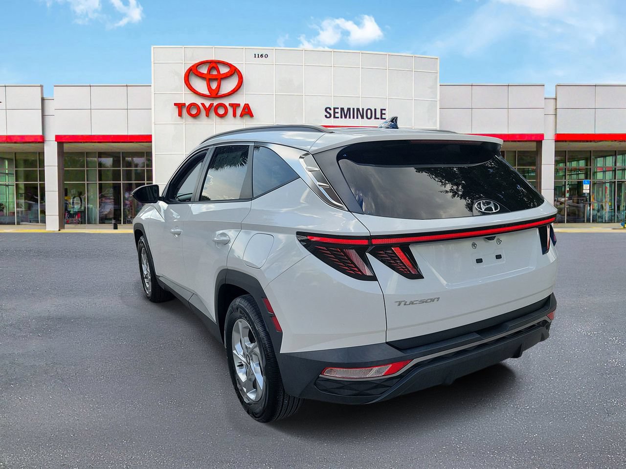 Used 2023 Hyundai Tucson SEL FWD image 4