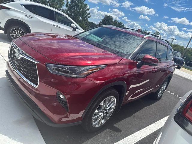 Used 2024 Toyota Highlander Limited