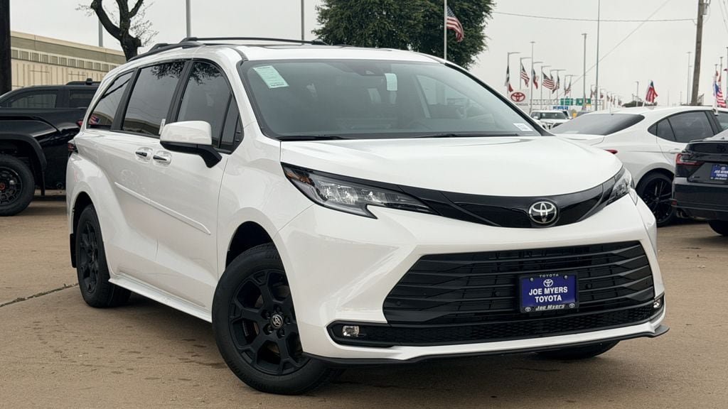 New 2026 Toyota Sienna XLE Woodland Edition AWD/4WD image 2