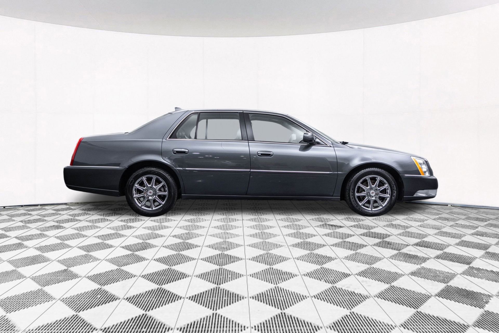 Used 2011 Cadillac DTS Luxury image 13