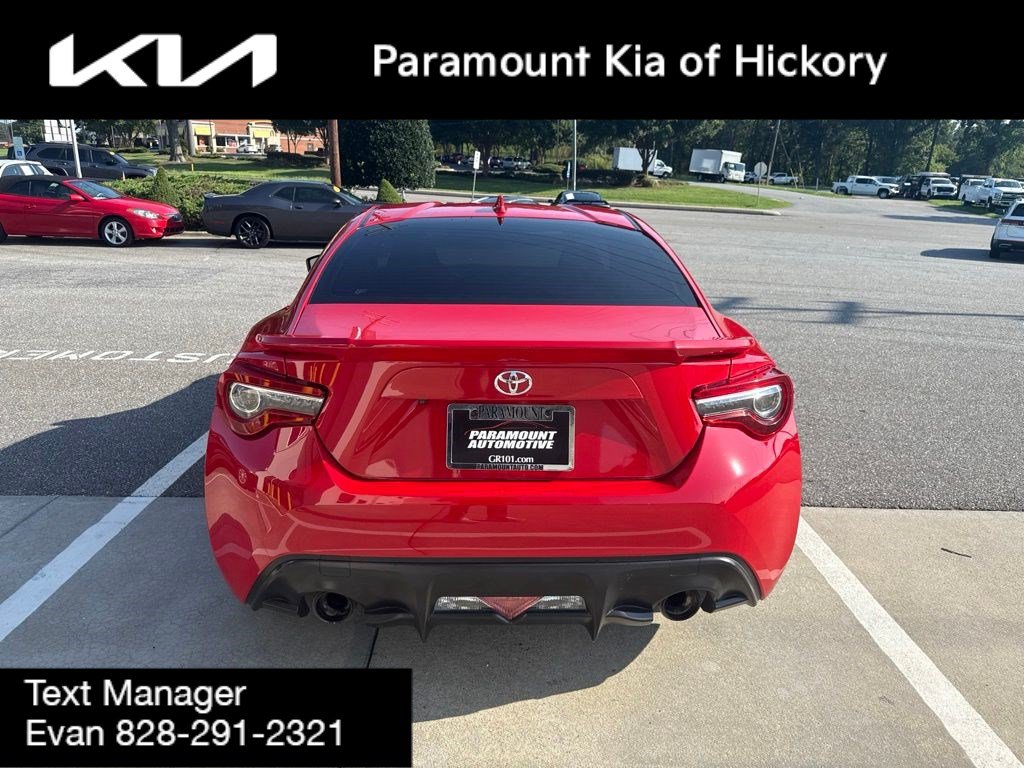 Used 2017 Toyota 86 RWD image 12