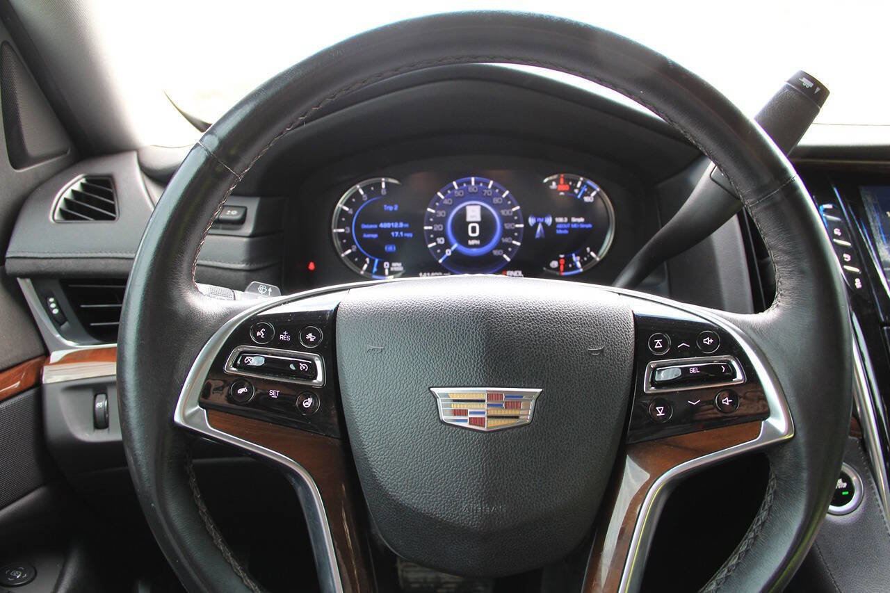 Used 2017 Cadillac Escalade Luxury AWD/4WD image 25