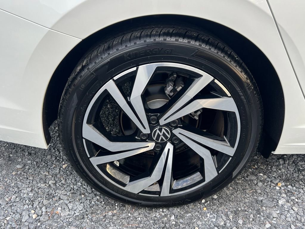 Used 2025 Volkswagen Jetta SEL FWD image 14