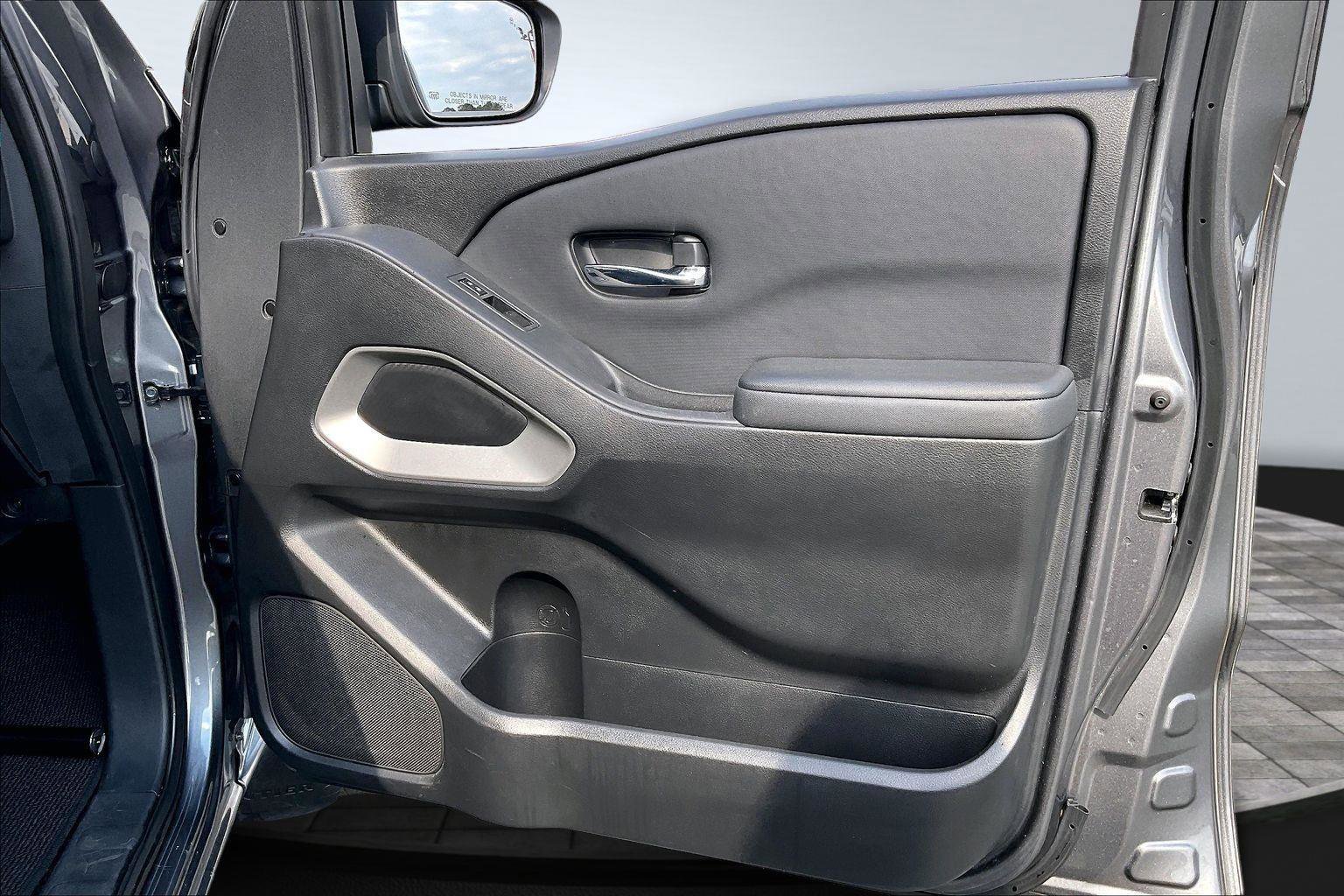 Certified 2022 Nissan Frontier SV image 25