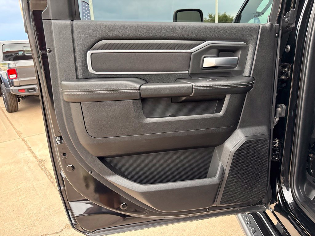 Used 2025 RAM 2500 Big Horn AWD/4WD image 17