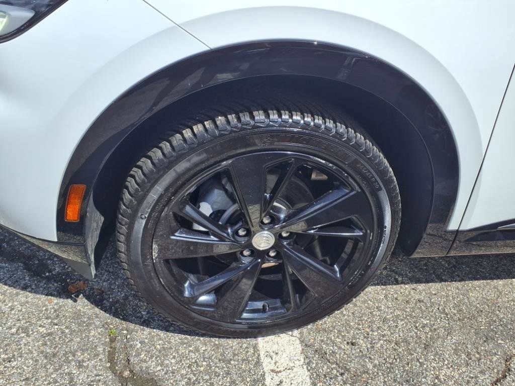 Certified 2021 Buick Envision Essence w/ Sport Touring Package image 8