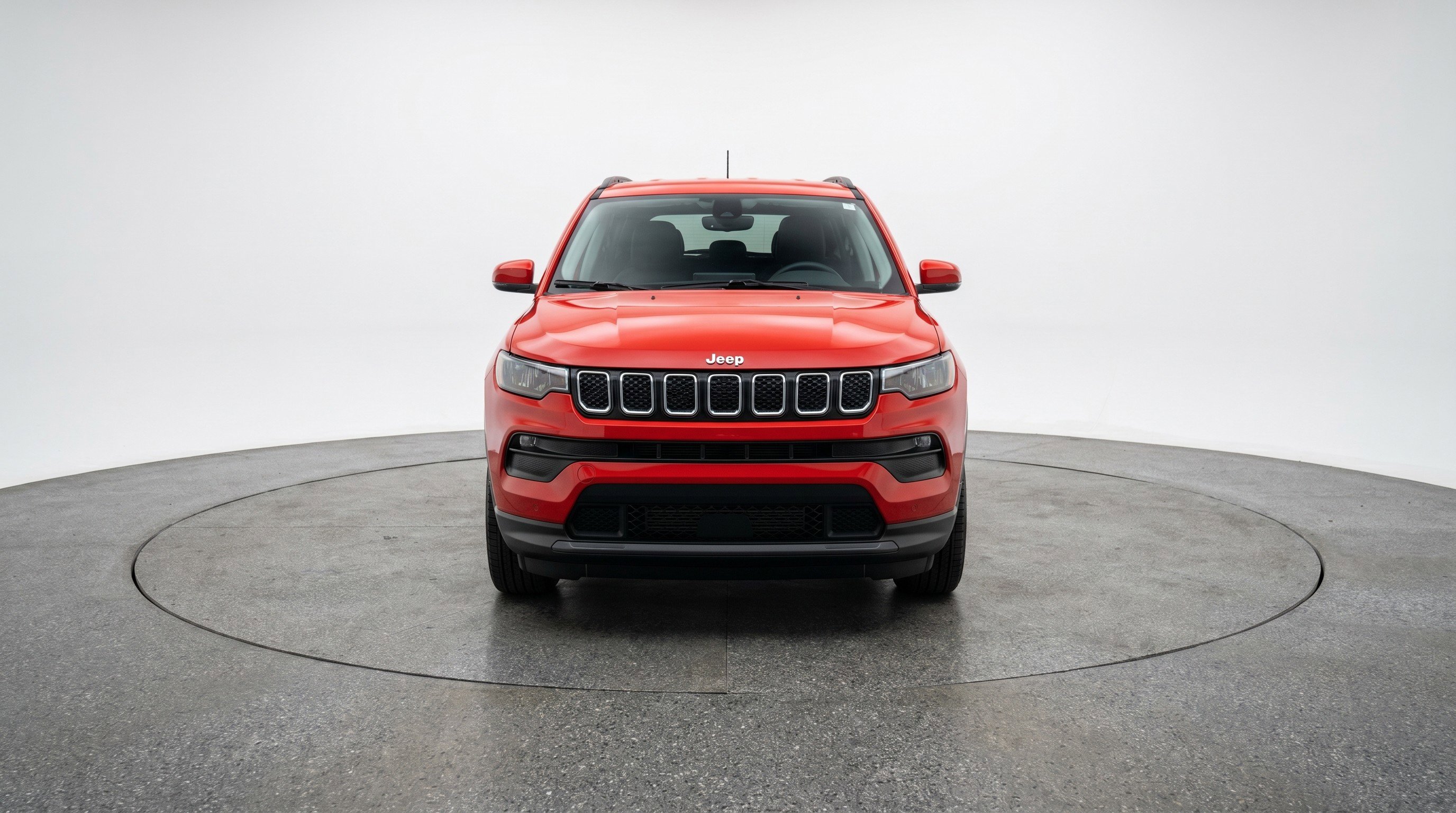 Used 2025 Jeep Compass Latitude AWD/4WD image 2