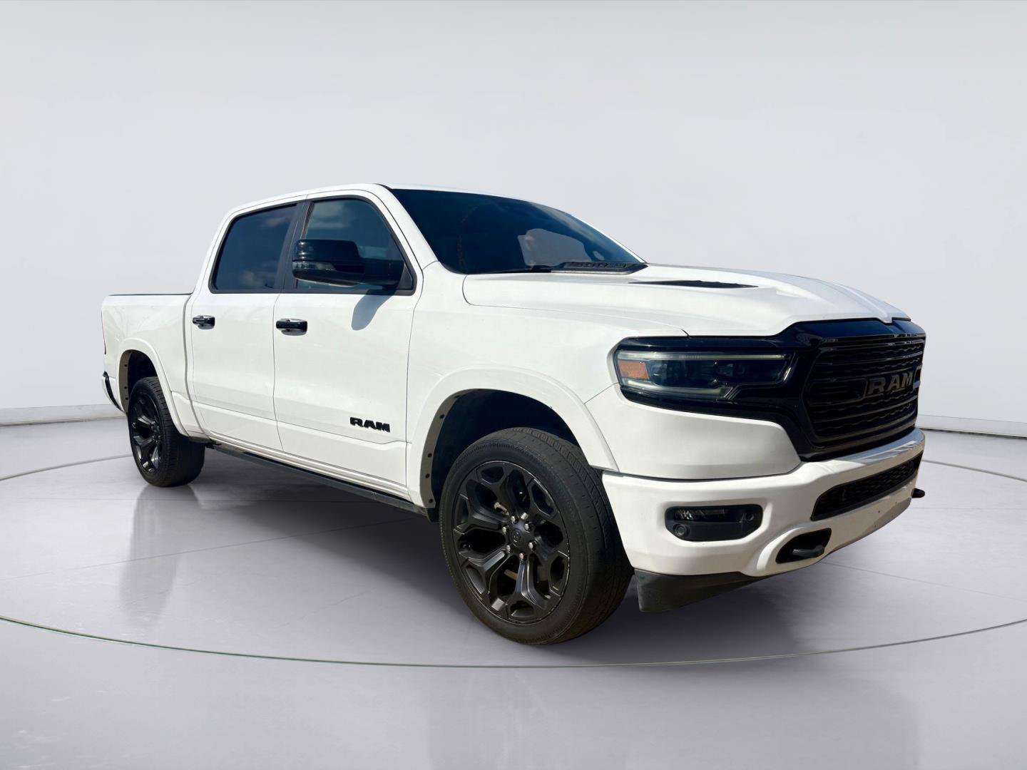 Used 2023 RAM 1500 Limited AWD/4WD image 1