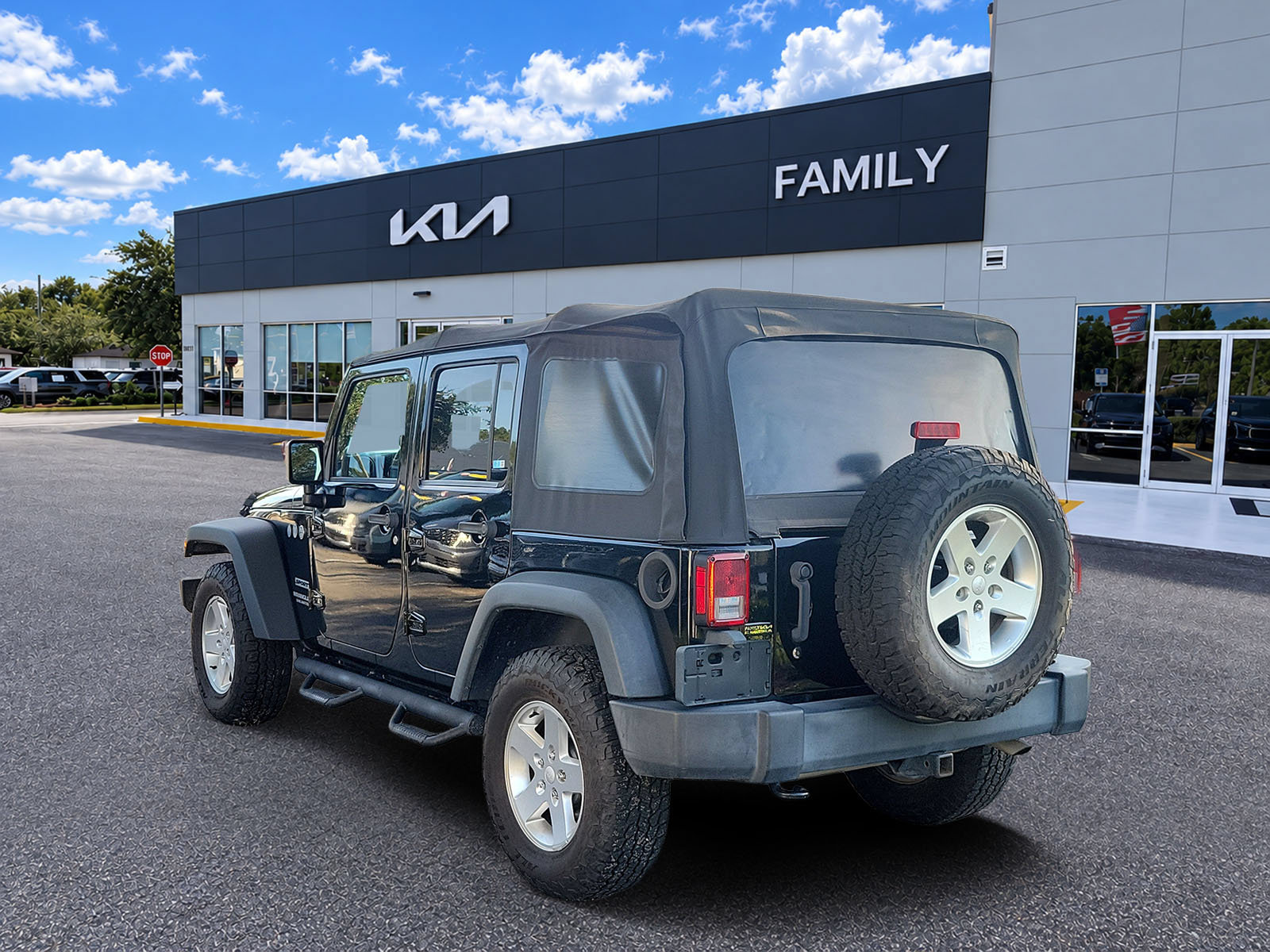 Used 2016 Jeep Wrangler Unlimited Sport w/ Quick Order Package 24S AWD/4WD image 4