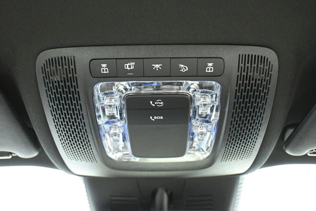 Used 2025 Mercedes-Benz GLB 250 4MATIC image 20