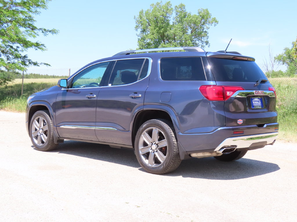 Used 2019 GMC Acadia Denali w/ Technology Package AWD/4WD image 27
