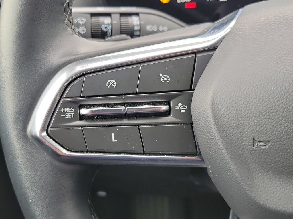 Used 2025 Chevrolet Equinox LT AWD/4WD image 19