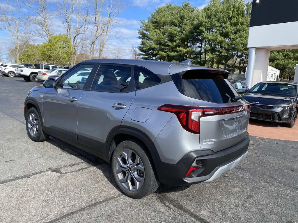 Used 2024 Kia Seltos LX AWD/4WD image 3