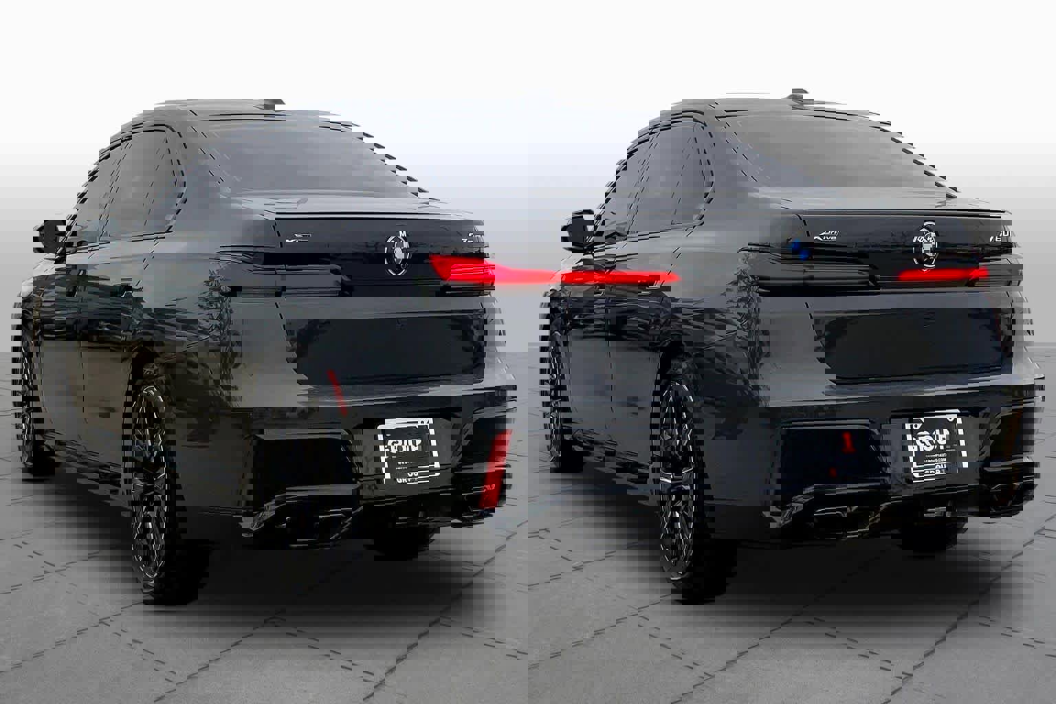 Certified 2025 BMW 760i xDrive w/ Executive Package AWD/4WD image 11