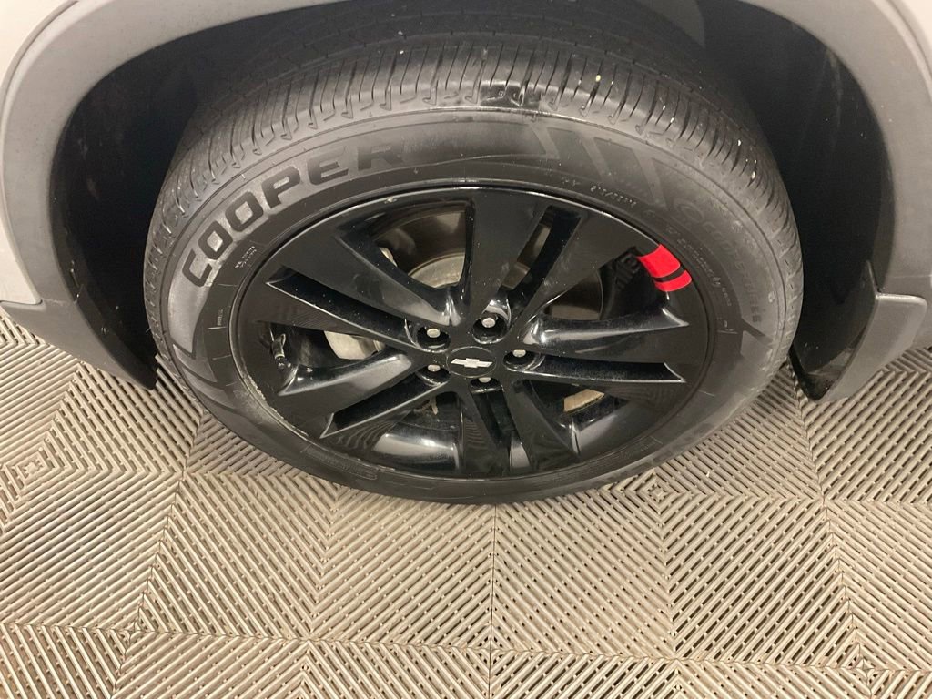 Used 2019 Chevrolet Trax LT w/ Redline Edition AWD/4WD image 9