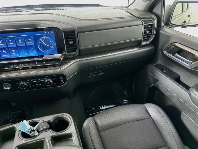 Used 2023 Chevrolet Silverado 1500 LT AWD/4WD image 25