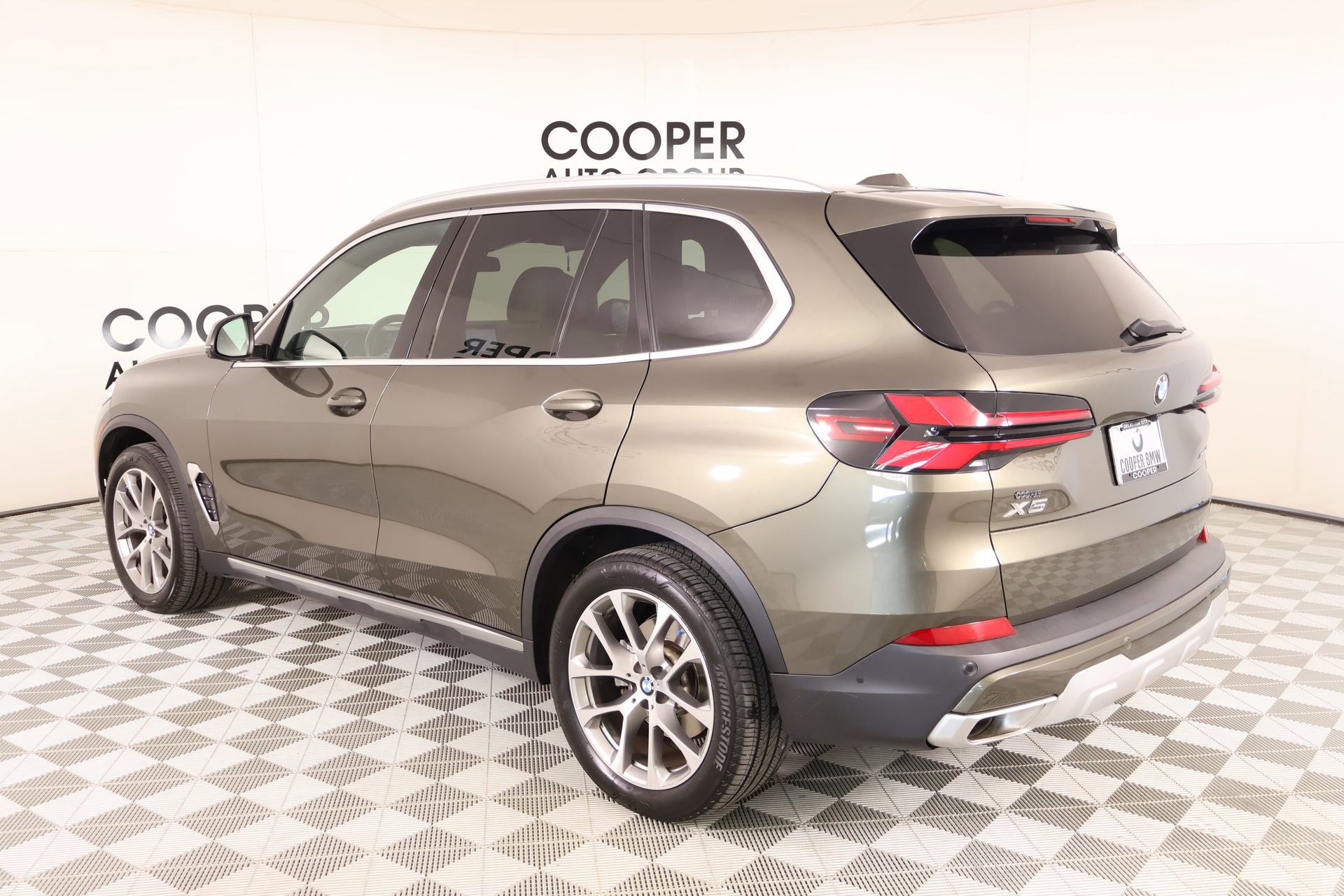 Certified 2024 BMW X5 xDrive40i w/ Executive Package AWD/4WD image 24