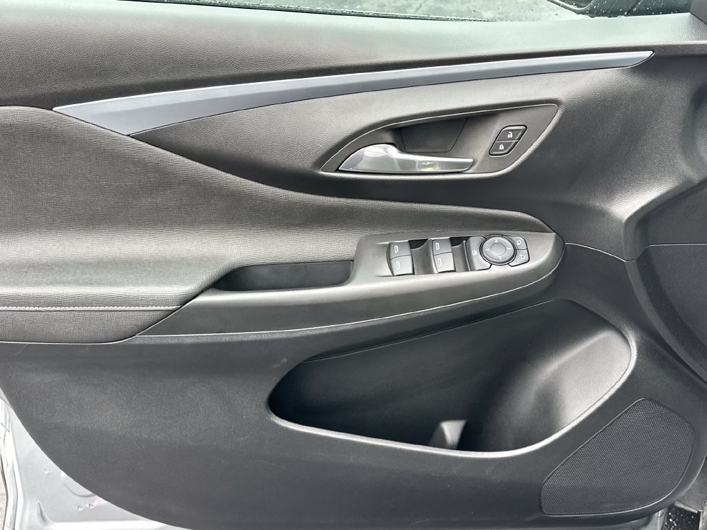 Used 2025 Buick Envista Preferred w/ Convenience I Package FWD image 13