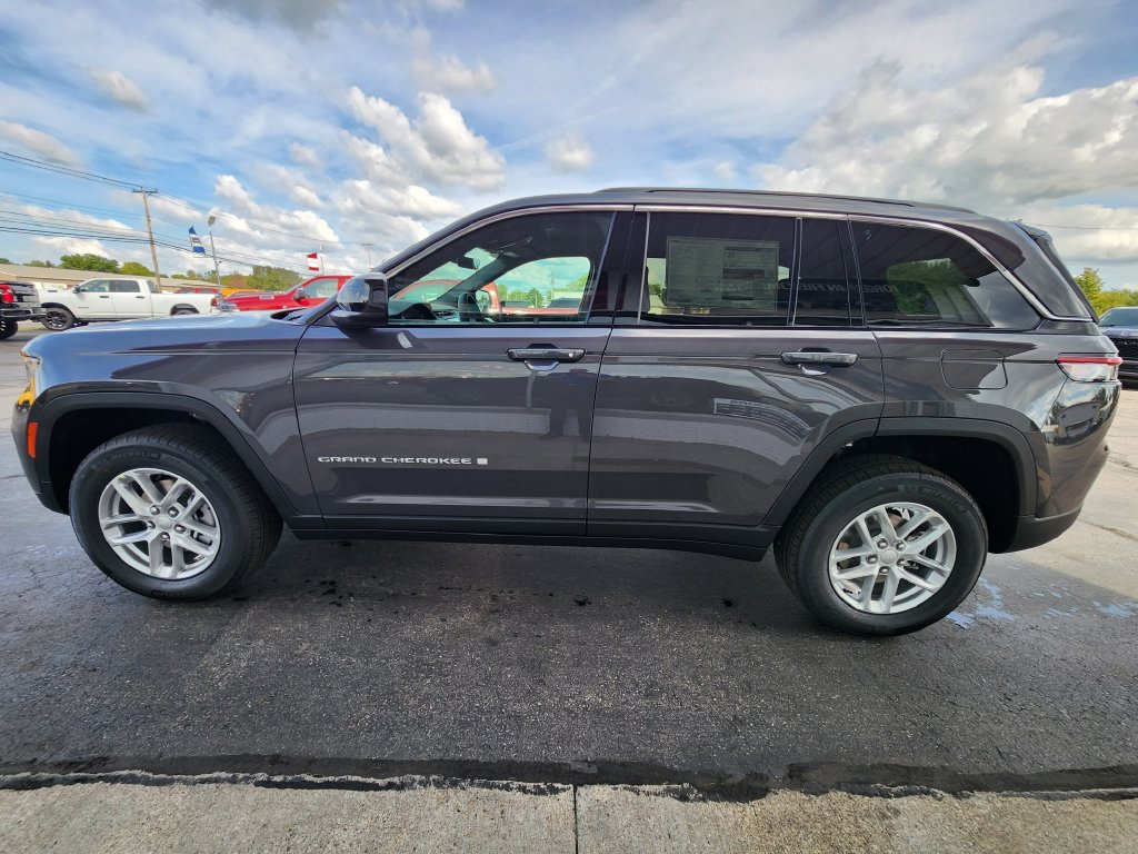 New 2026 Jeep Grand Cherokee Laredo X AWD/4WD image 6