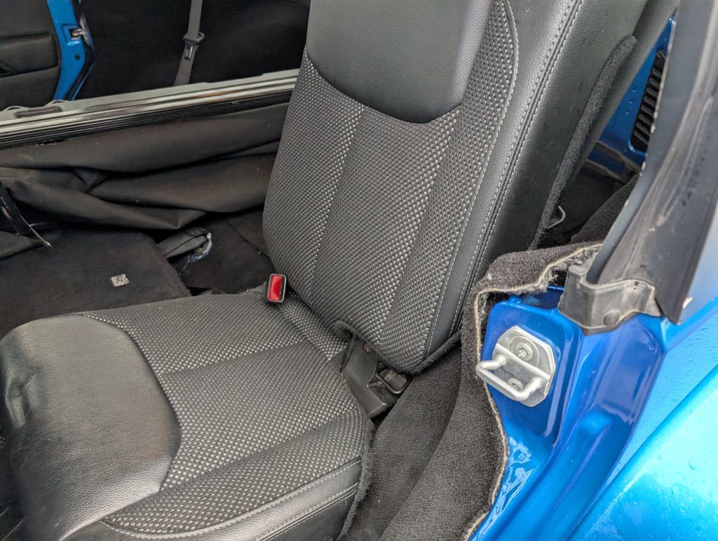 Used 2016 Jeep Wrangler Unlimited Sahara image 9