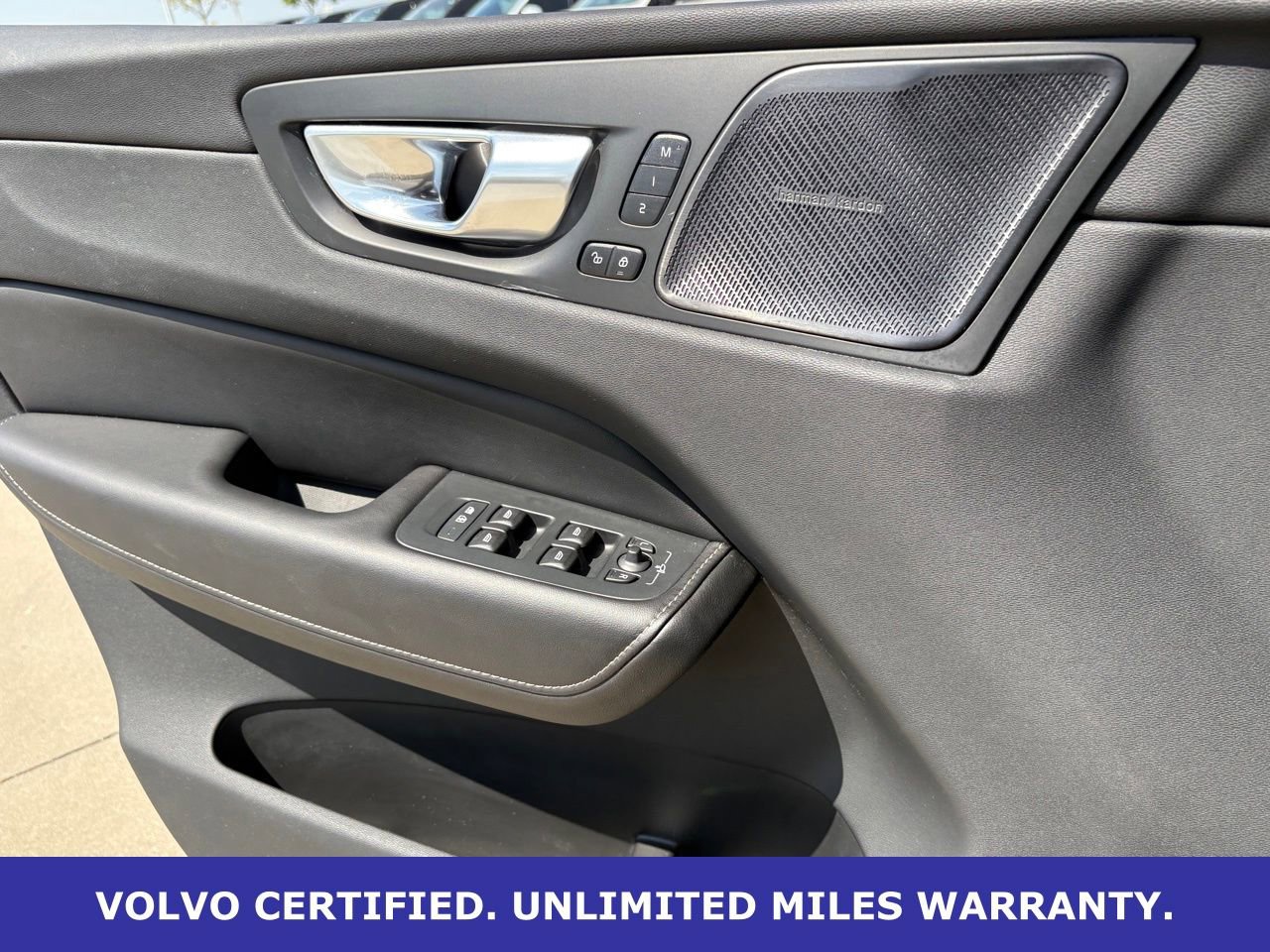 Certified 2023 Volvo XC60 B5 Ultimate w/ Climate Package image 27