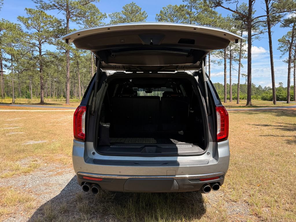 Used 2024 GMC Yukon XL Denali Ultimate AWD/4WD image 9