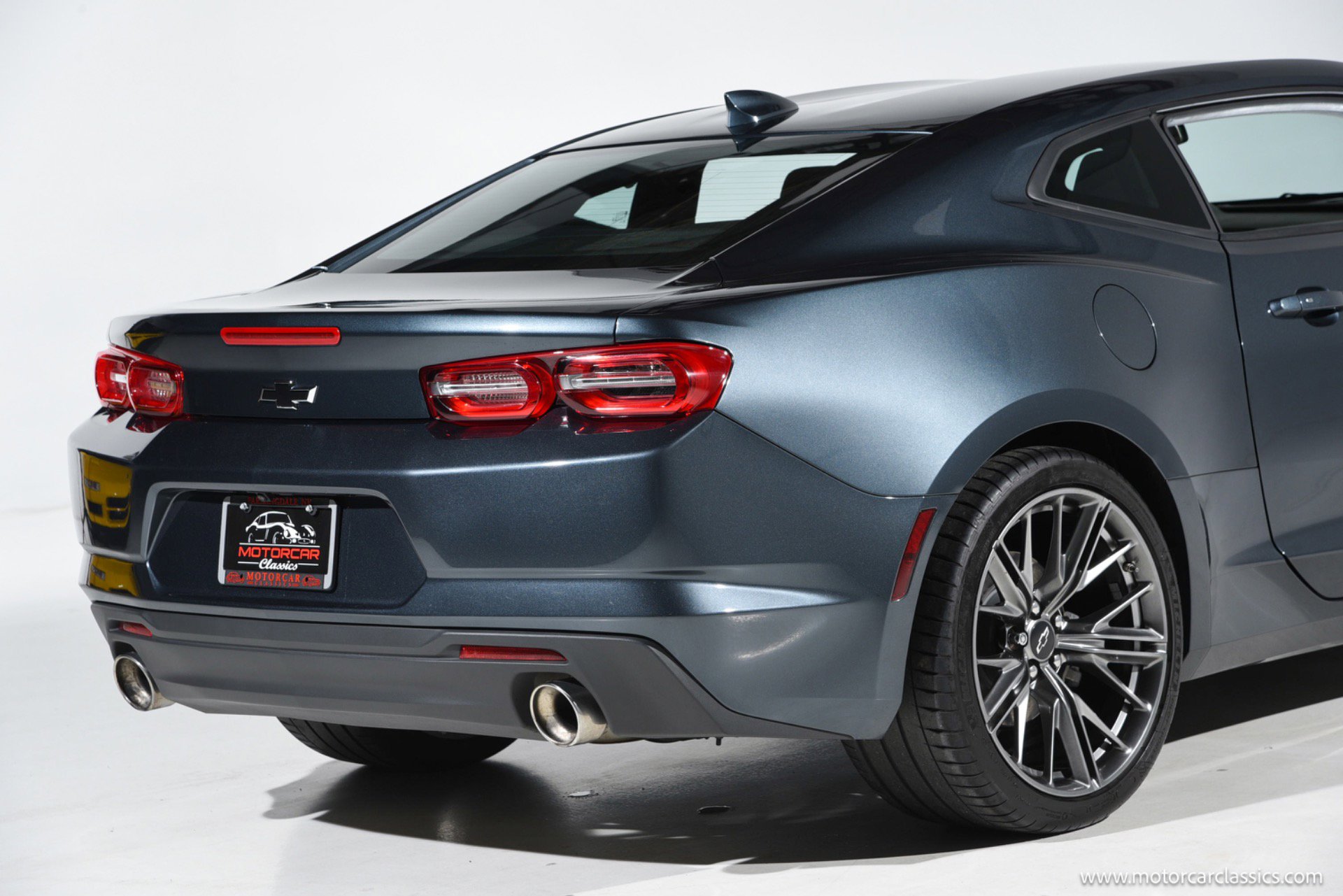 Used 2021 Chevrolet Camaro LT RWD image 17