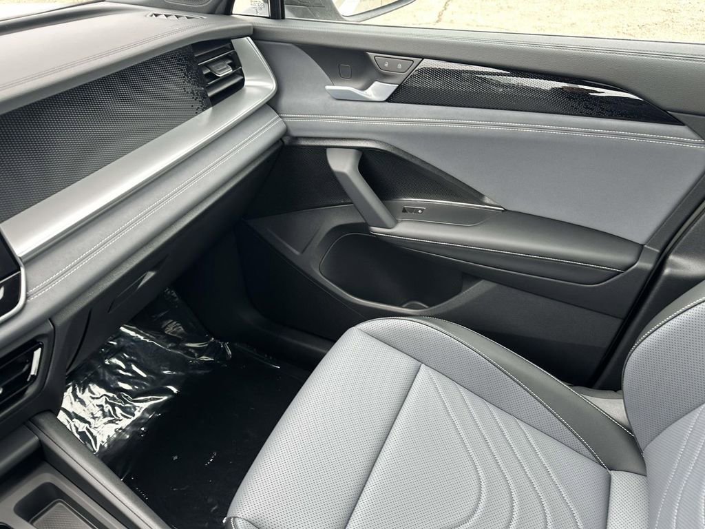 New 2026 Volkswagen Tiguan SE R-Line AWD/4WD image 25