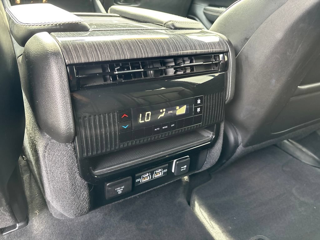 Used 2022 Jeep Wagoneer Series II AWD/4WD image 21