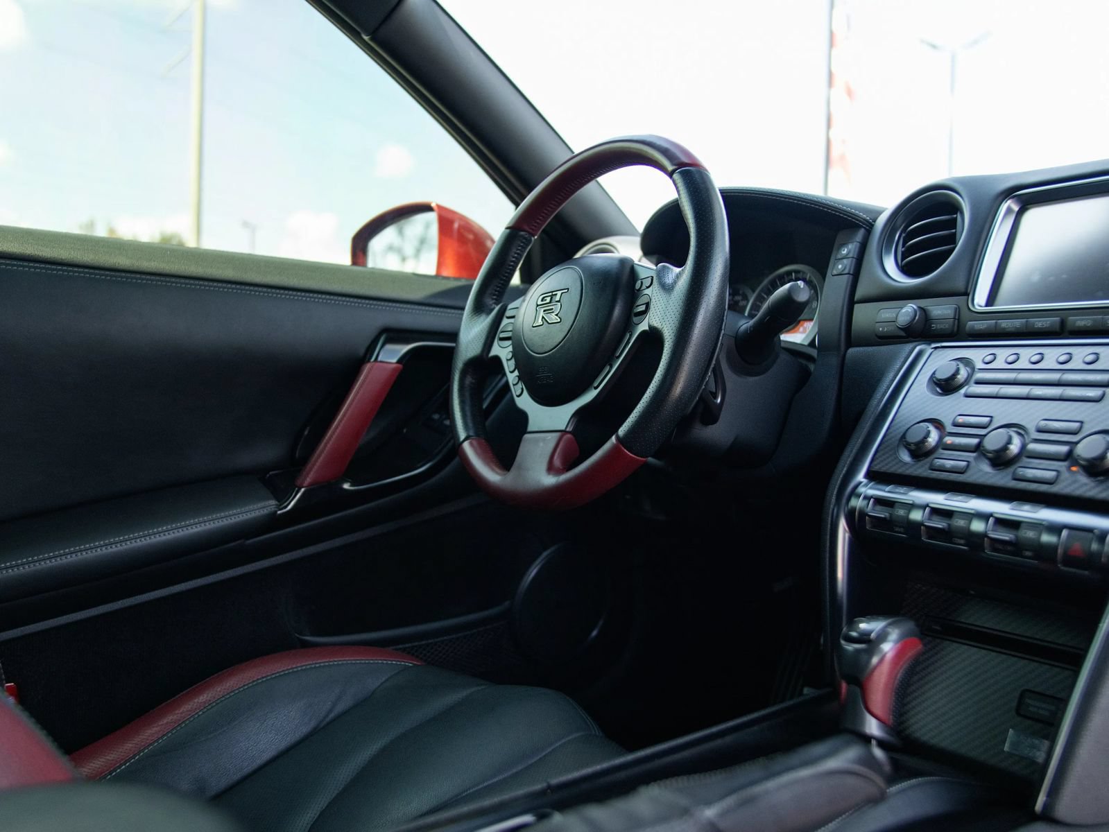 Used 2015 Nissan GT-R Black Edition AWD/4WD image 37
